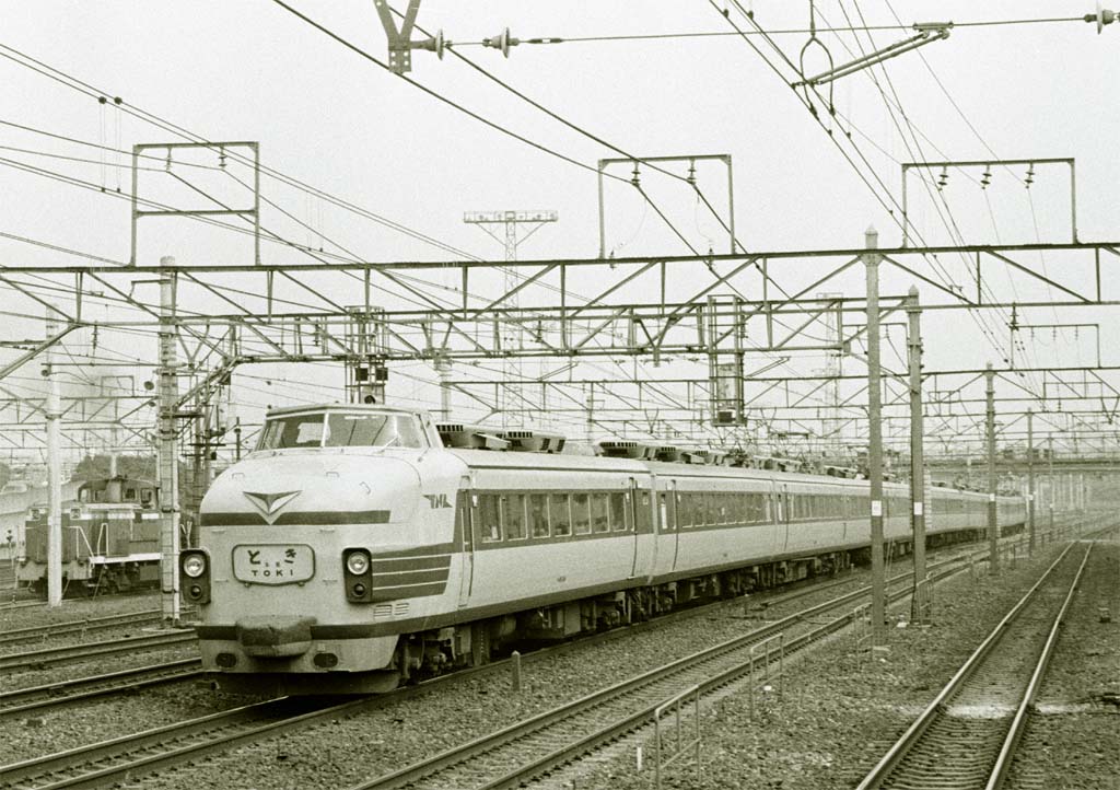 kuha181-106